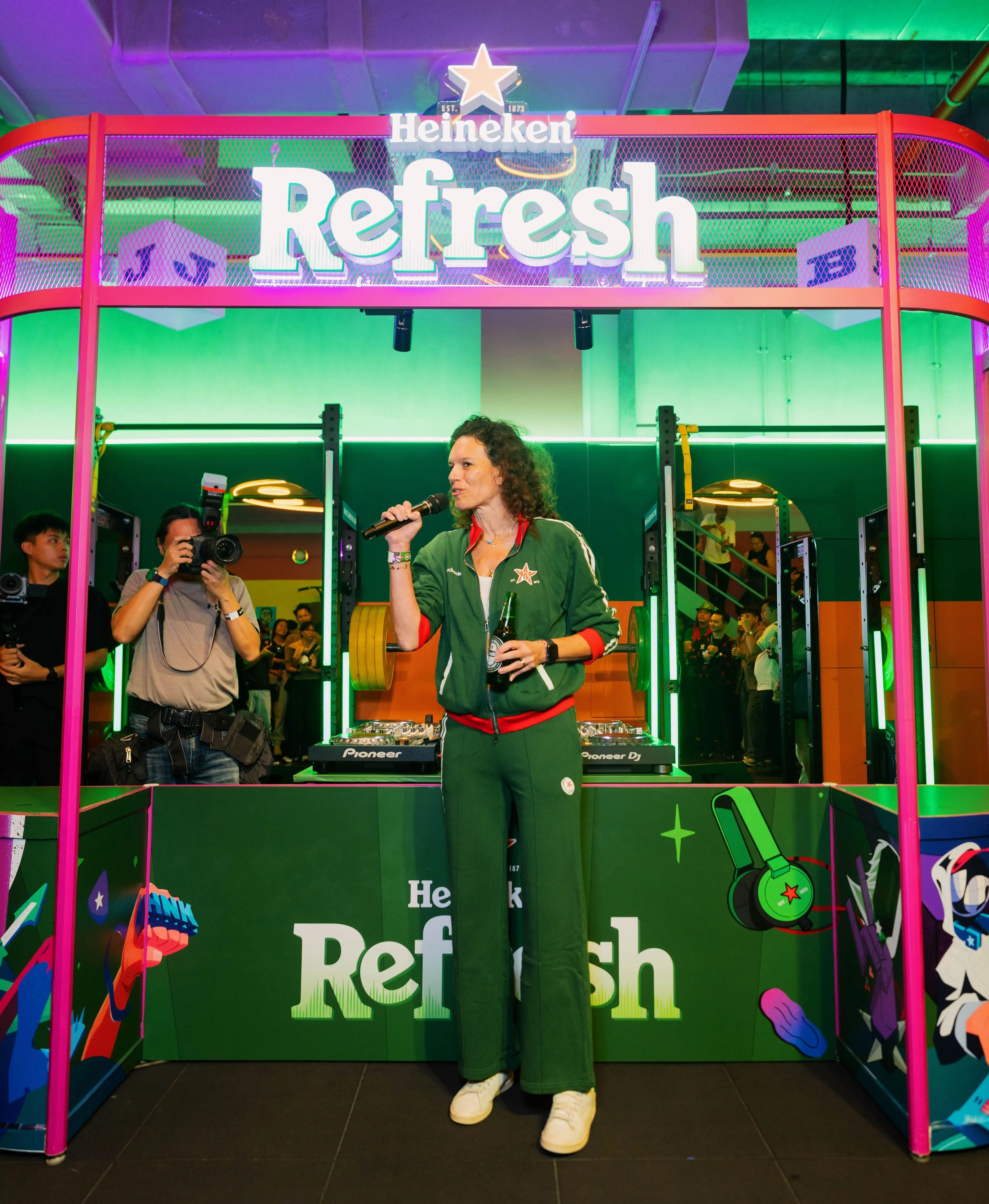 1_Willemijn Sneep, Marketing Director of Heineken Malaysia Berhad, officiating the rollout of the brand’s first-of-its-kind Refreshing Sessions – a bold new pop-up music series uniting music lovers