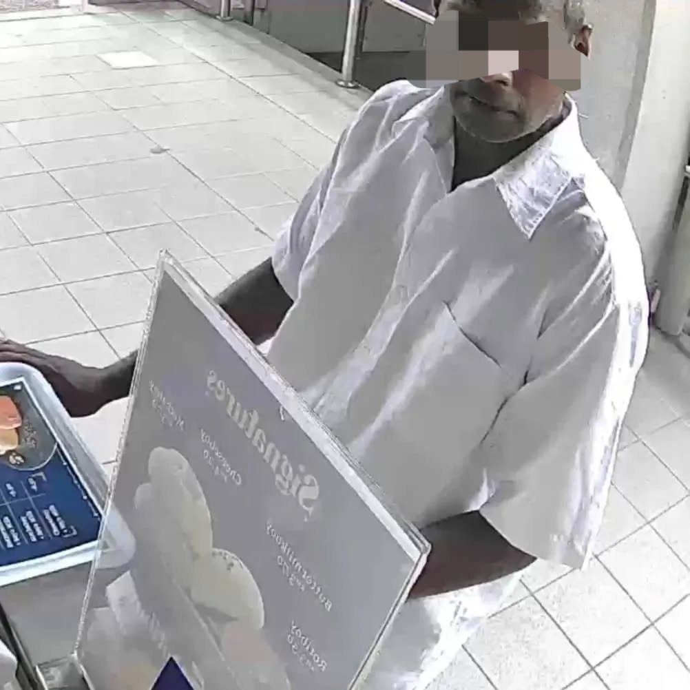 12yo slapped while buying bread (4)