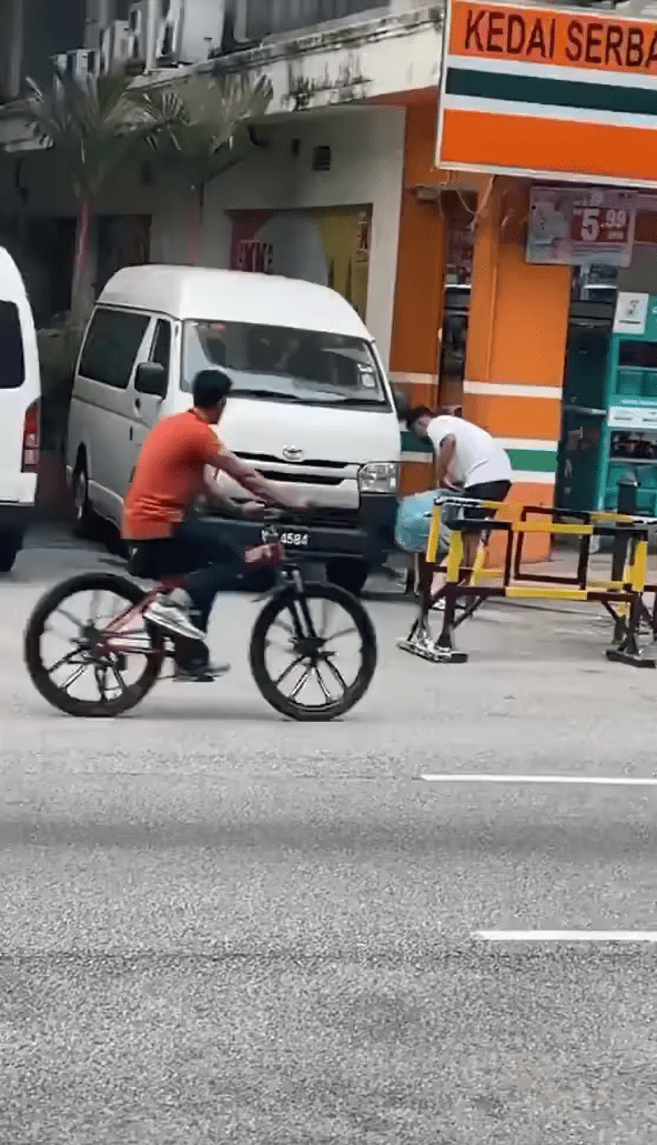 M'sian Woman Fakes Getting Hit By A Car Following Argument With Partner