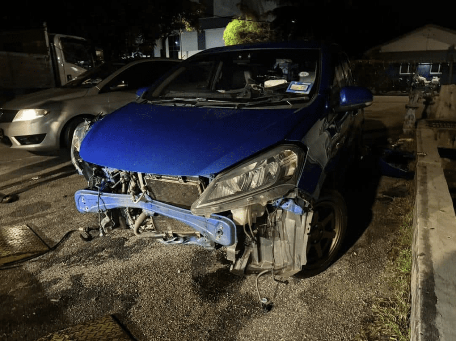 16yo Motorcyclist dies Kuantan