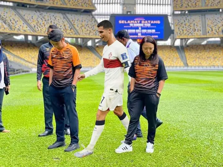 Creative M’sians Turn Hannah Yeoh & Adam Adli's Bukit Jalil Stadium Visit Into Spicy Memes