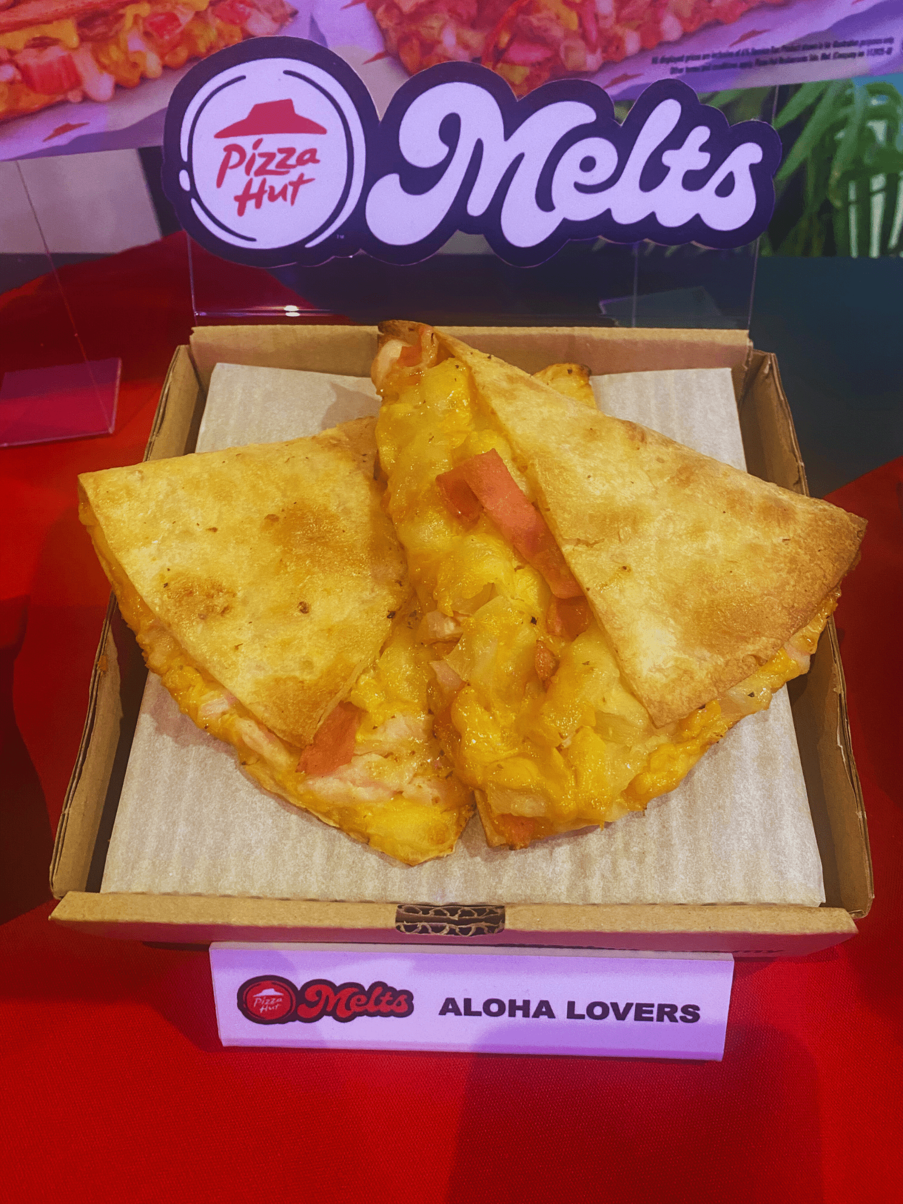 Pizza Hult Melt: Aloha Lovers
