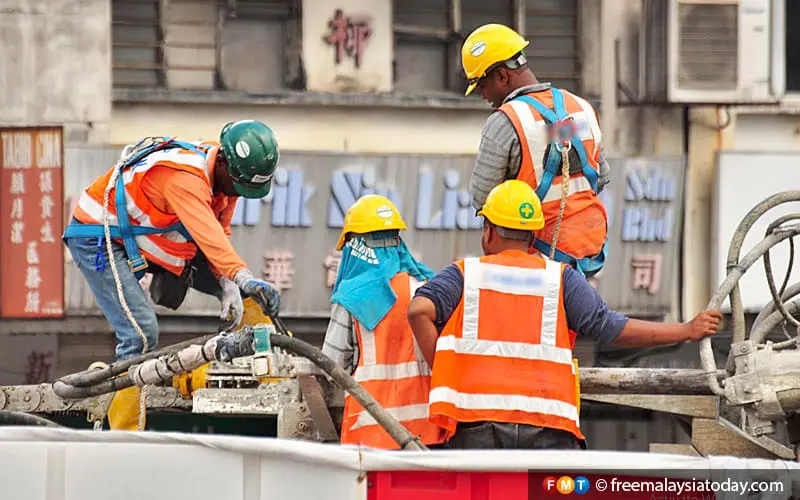 "Vaccinate Malaysians and foreign workers simultaneously" says Shamsuddin