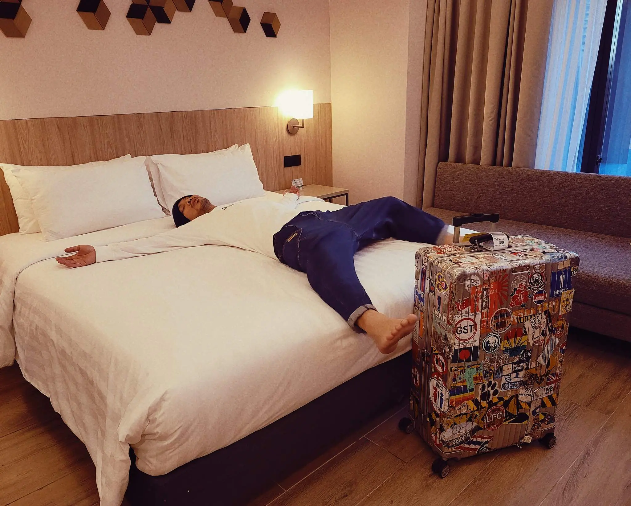 "Wish me luck!" Namewee returns to M'sia, will surrender to PDRM when quarantine ends