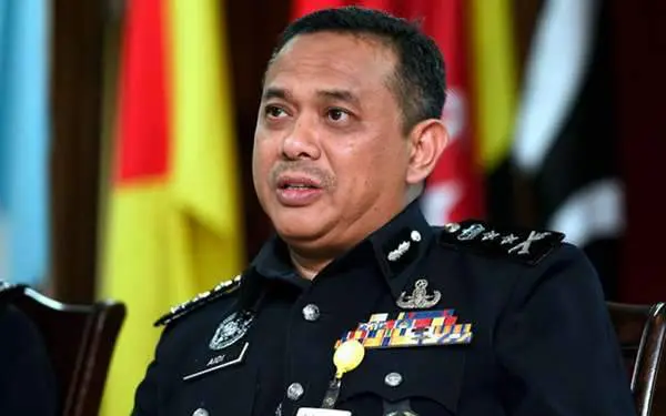 "Don't make us shut down all churches in Malaysia!" Woman rants over "Allah" issue