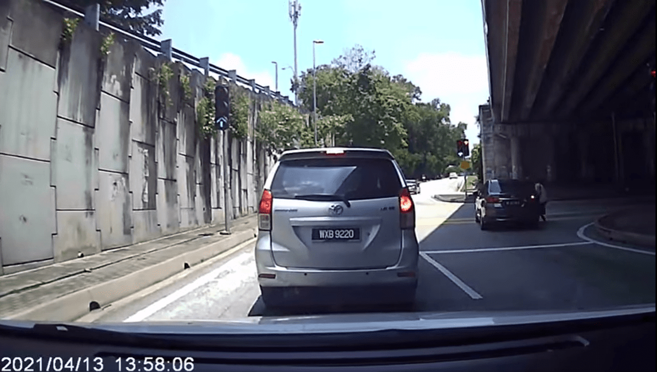 Carjacker gets instant karma-ed after public aids woman in recovering her vehicle