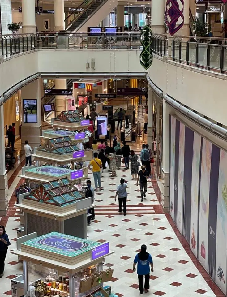 Man dies after jumping from the 3rd floor in KLCC