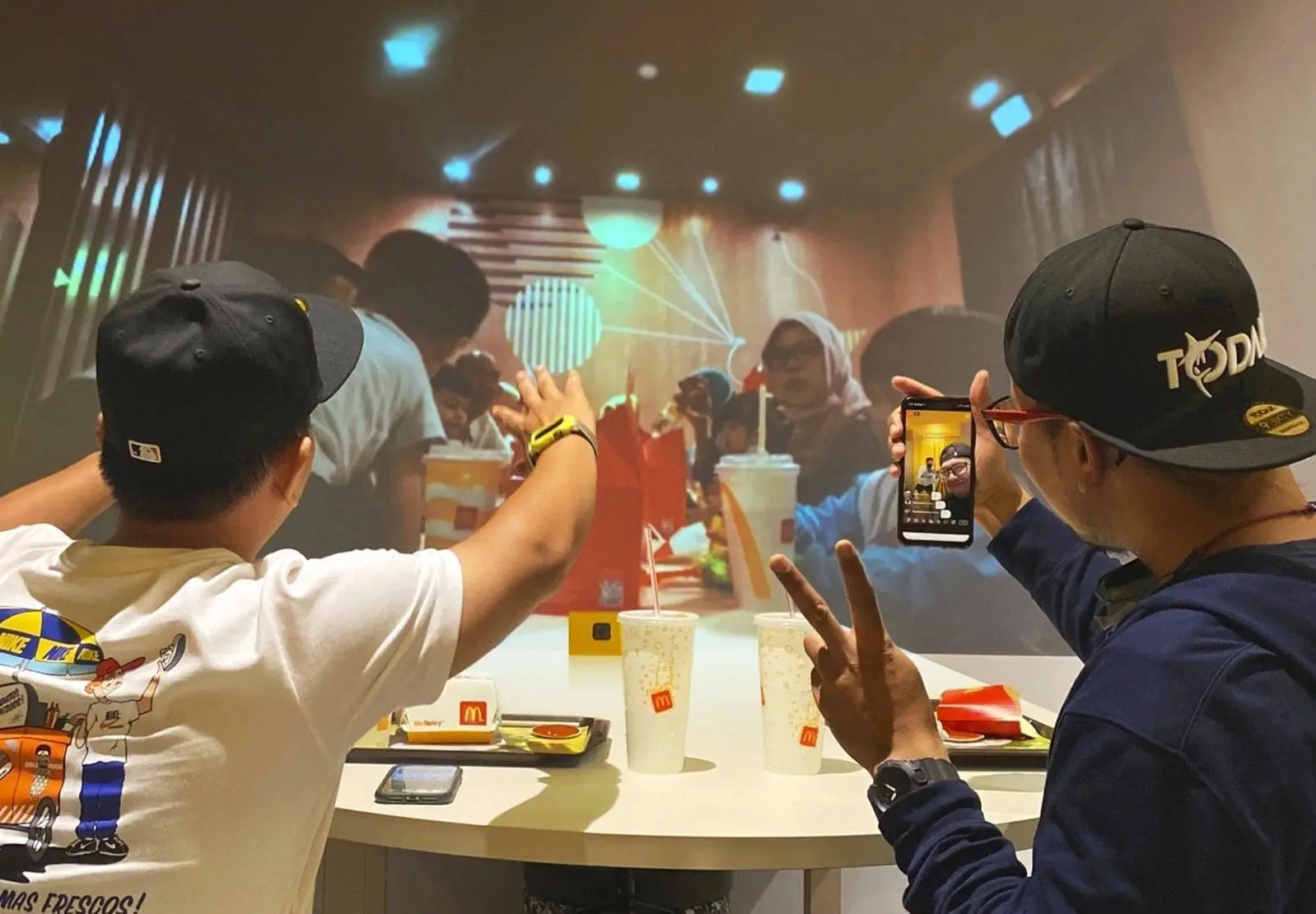 M'sian working in Singapore breaks fast with family virtually despite the distance