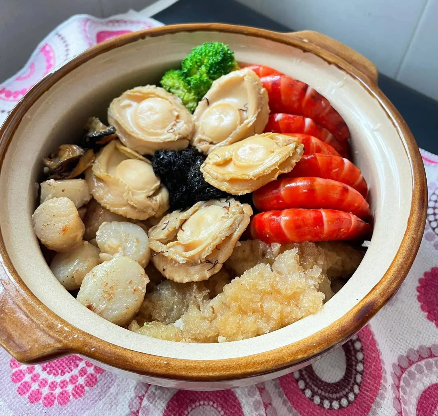 "She treated me like her daughter" M'sian stuck in S'pore touched by landlord's kindness