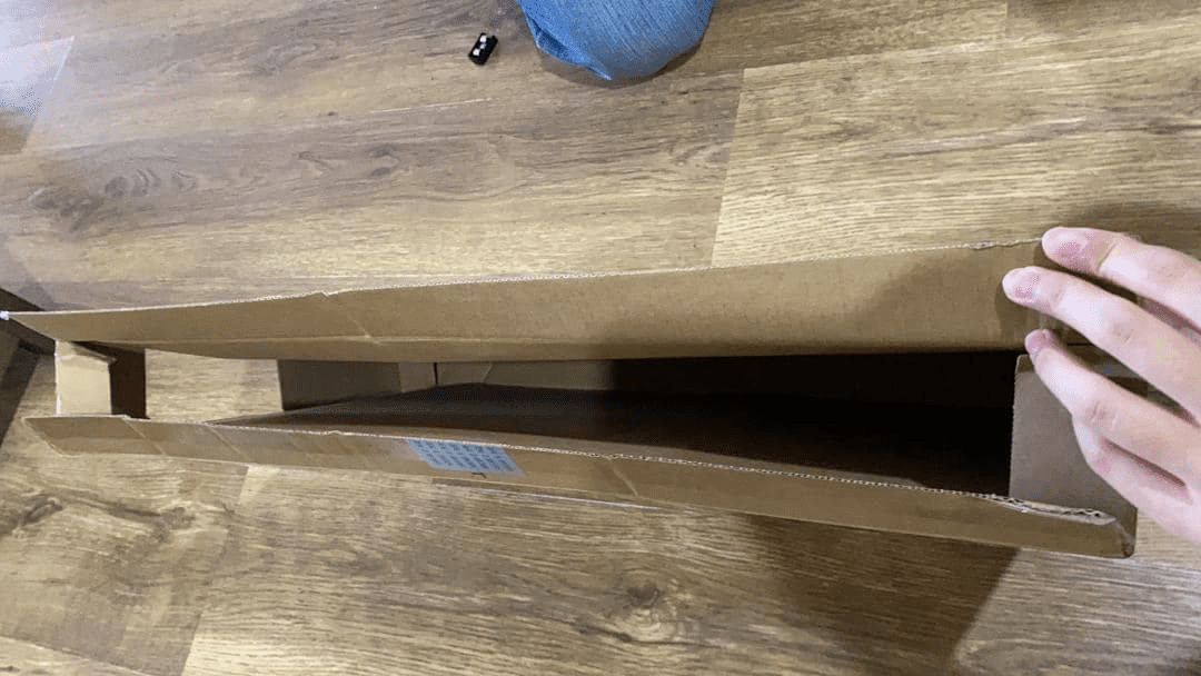 Customer rants over receiving empty box instead of a laptop from Lazada