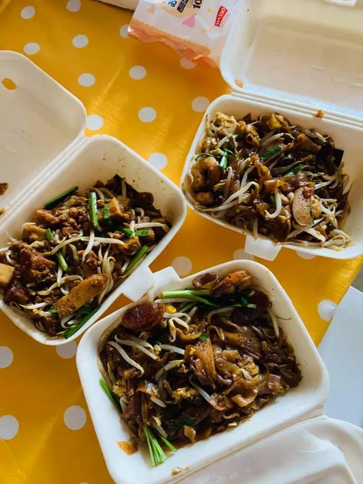 Young Malaysian skips out on studies to sell CKT after graduating from high school