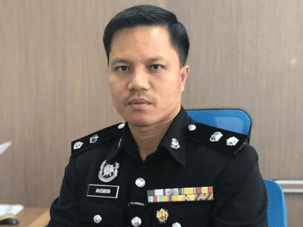 Man in sundress summoned by police for riding without a helmet on his motorcycle