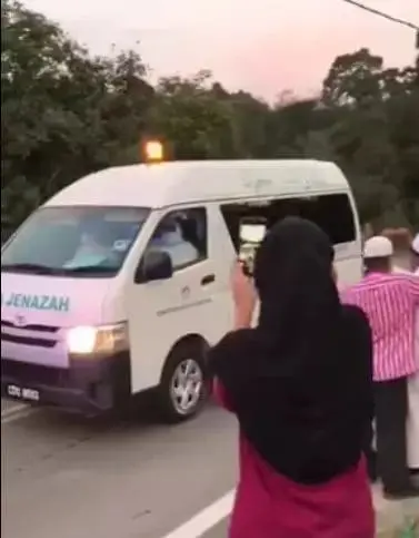 "COVID is real!" Grieving family bid farewell to relative who succumbed to the virus