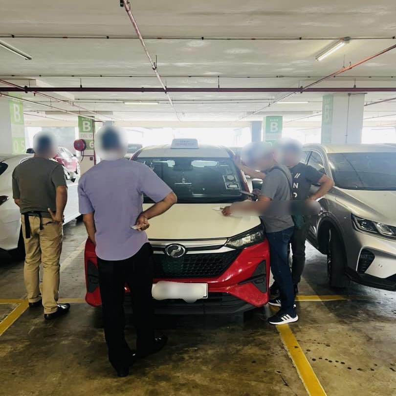 Klia illegal taxi tout 