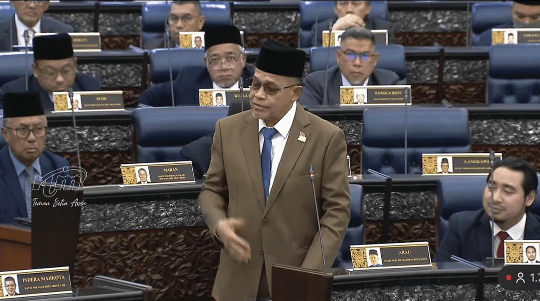 Pas mp urges m'sian gov't to sue donald trump over middle east conflict