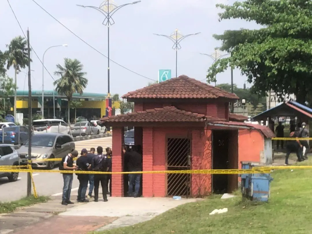 25yo Woman's Decomposing Body Found In Luggage Bag At JB Abandoned Bus Stop 1