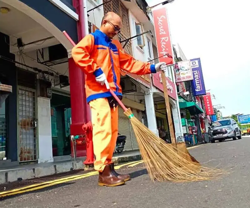 Mohd Hasif Abd Rani, m'sian cleaner