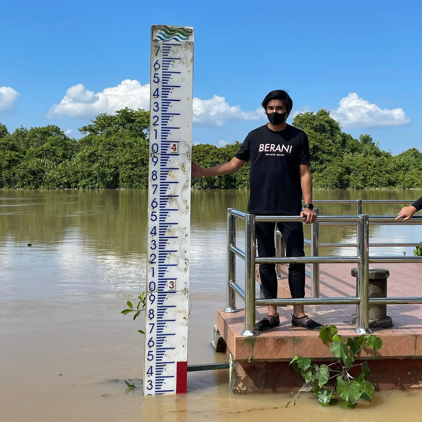 Flood in Muar, Syed Saddiq