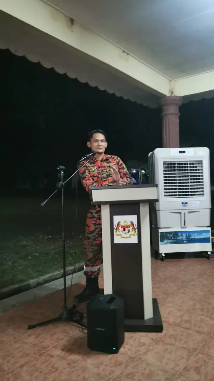 Abidul Hazman - Malaysian firefighter for press and meeting