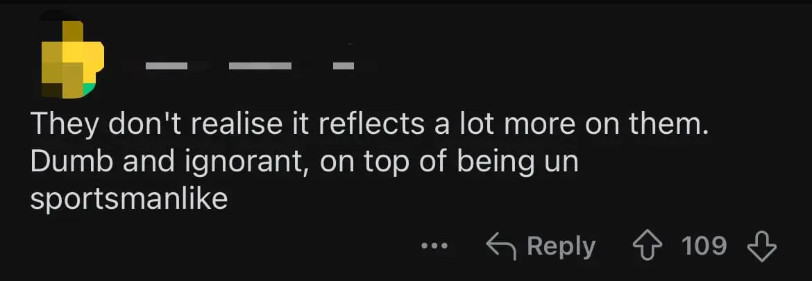 Football Fans Hold SG Flag Upside Down Following M'sia's Elimination From ASEAN Championship comment 4