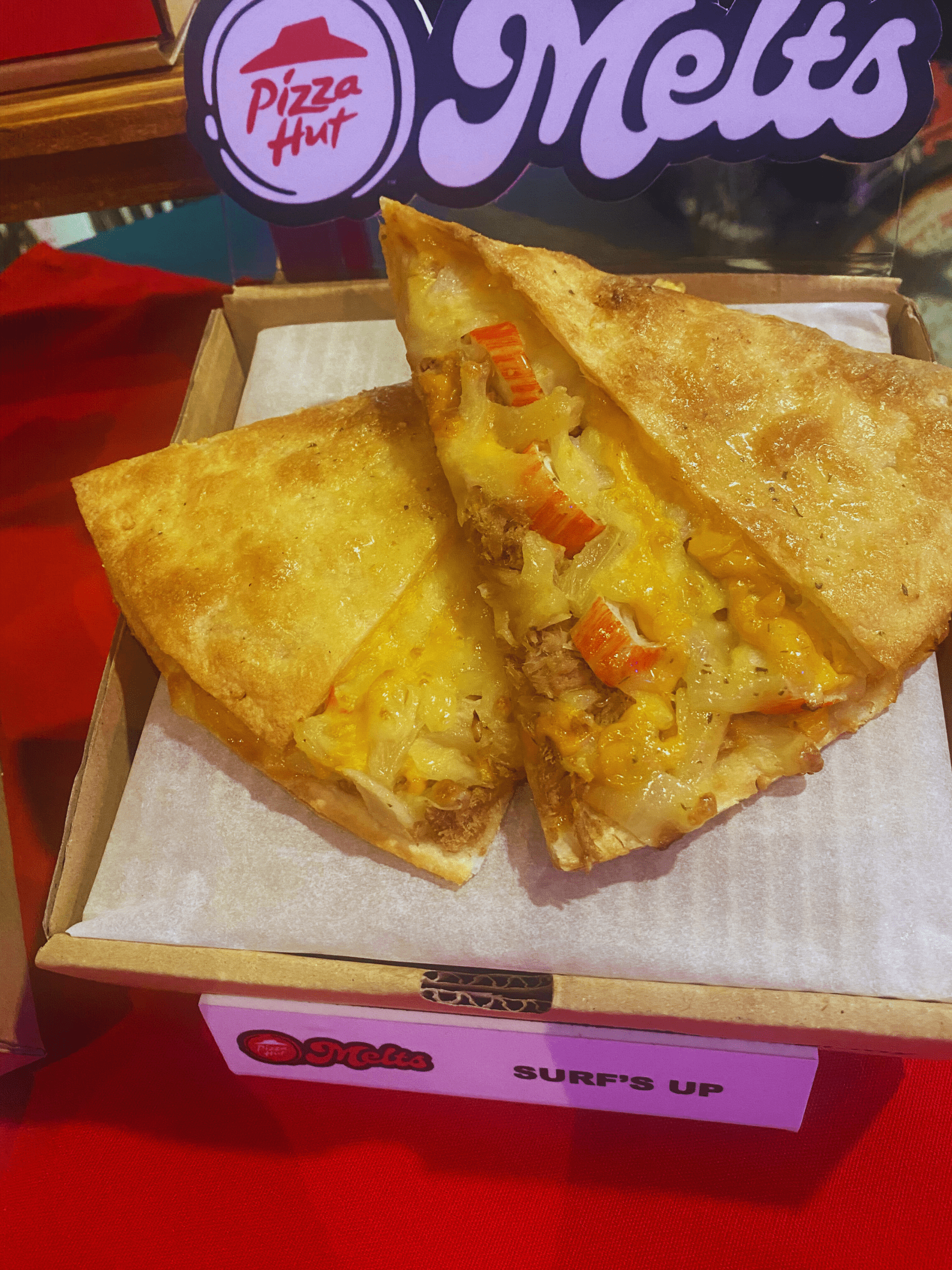 Pizza Hult Melt: Surf's Up