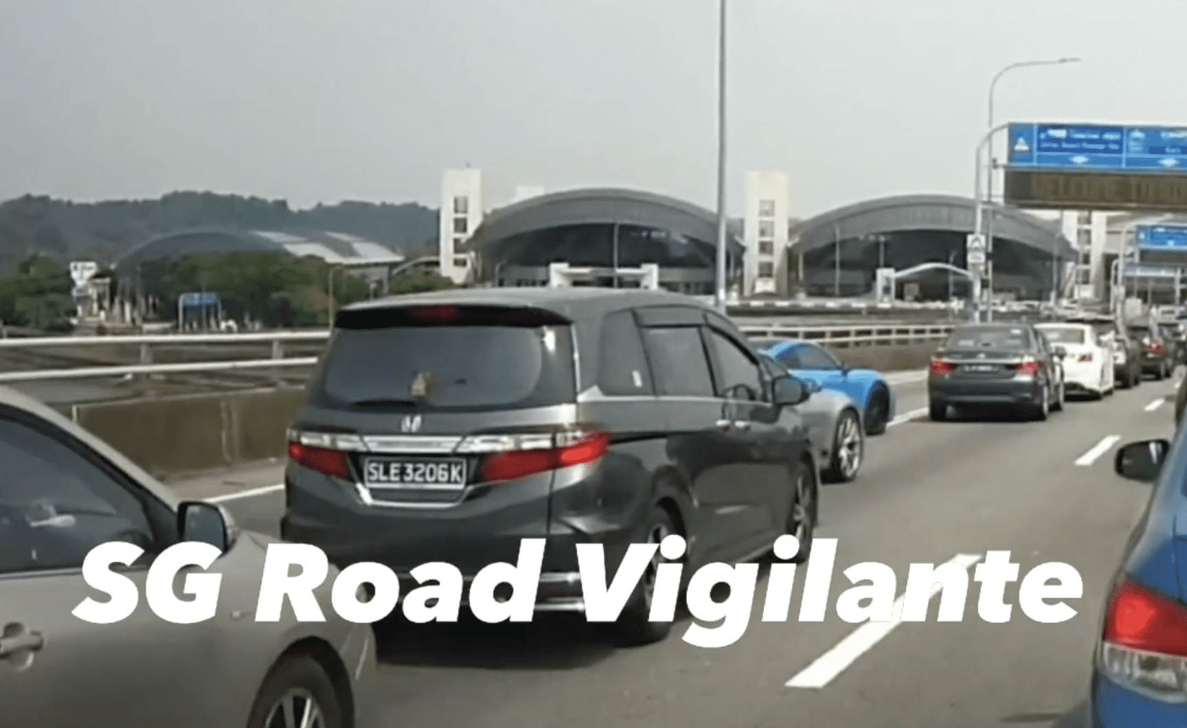 4 SG-Registered Porsche Cars Skip Queue At Johor-SG Causeway 1
