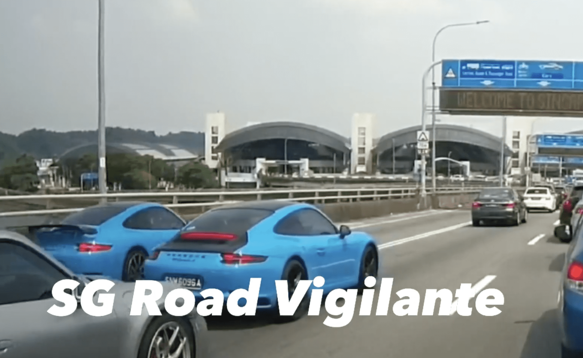 4 SG-Registered Porsche Cars Skip Queue At Johor-SG Causeway 2