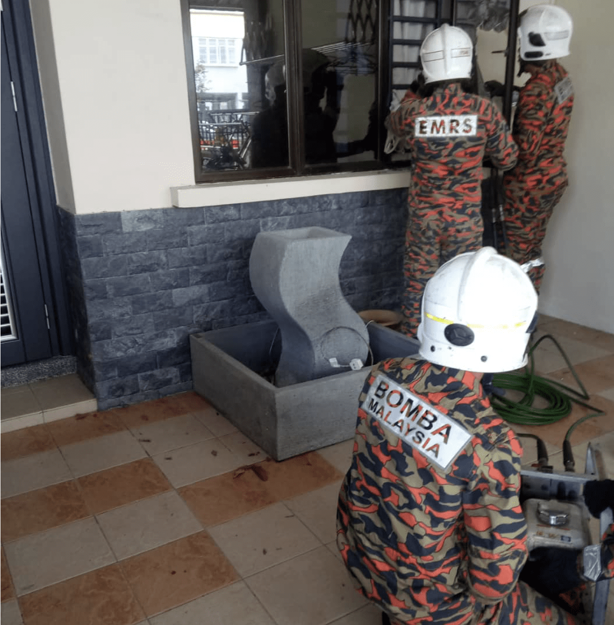 40yo Johor Man Kills Himself By Burning Charcoal Ash After Argument With His Wife 03