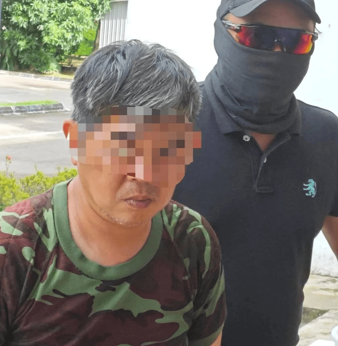 40yo M'sian man who stabbed mother with scissors