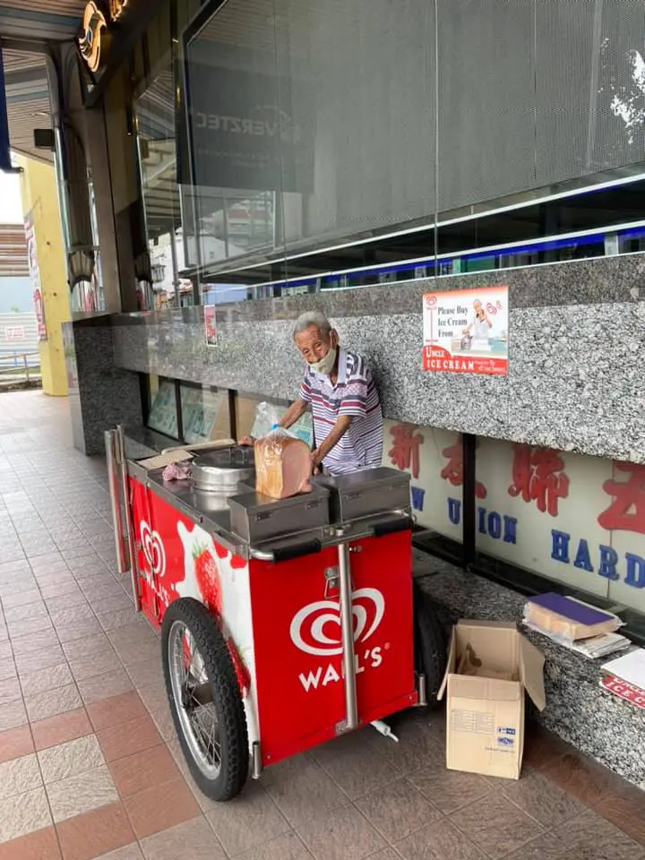 89yo uncle has been selling ice cream by the roadside of sim lim tower 01