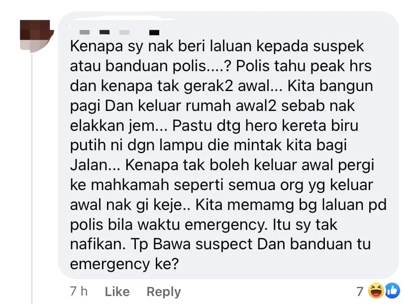 Comment abt gov officer playing TikTok 03