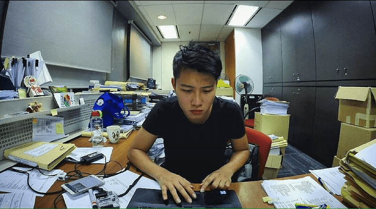 Der Ting working at big four firm