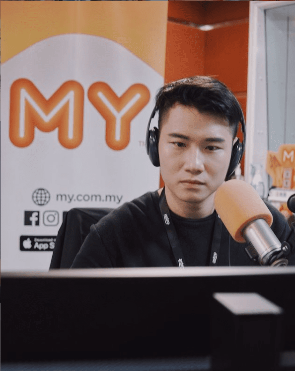 Der Ting working at chinese FM