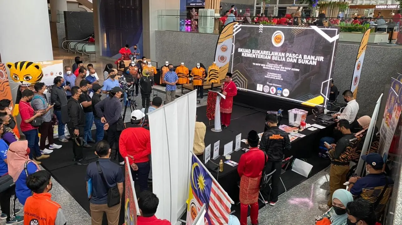 Faizal Azumu flood rescue ceremony 2