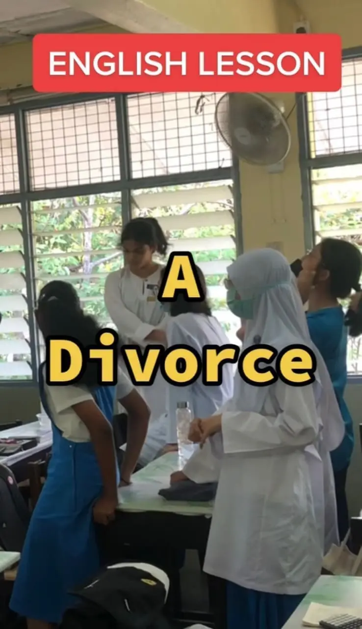 [VIDEO] M'sian Teacher Praised For His Creativity In Teaching His Students English