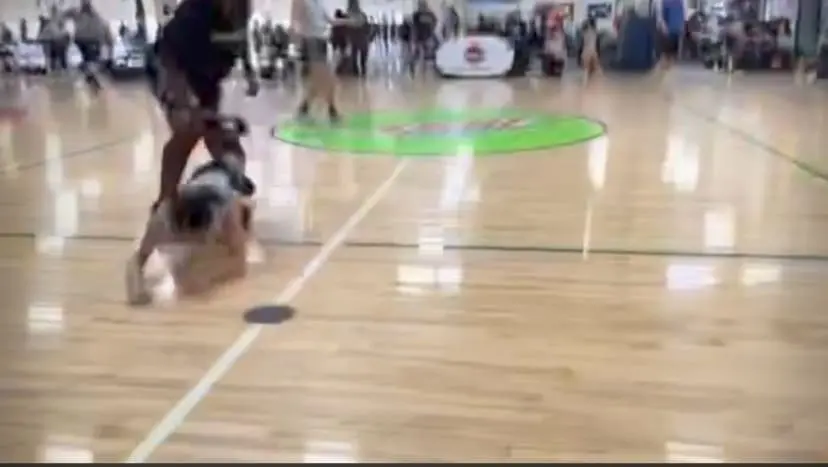 Lauryn ham sucker punch by 14 yo girl 01