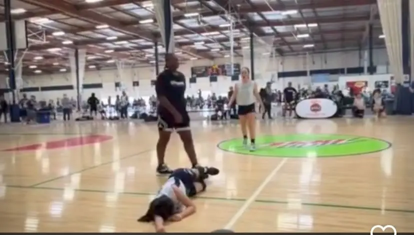 Lauryn ham sucker punch by 14 yo girl 04