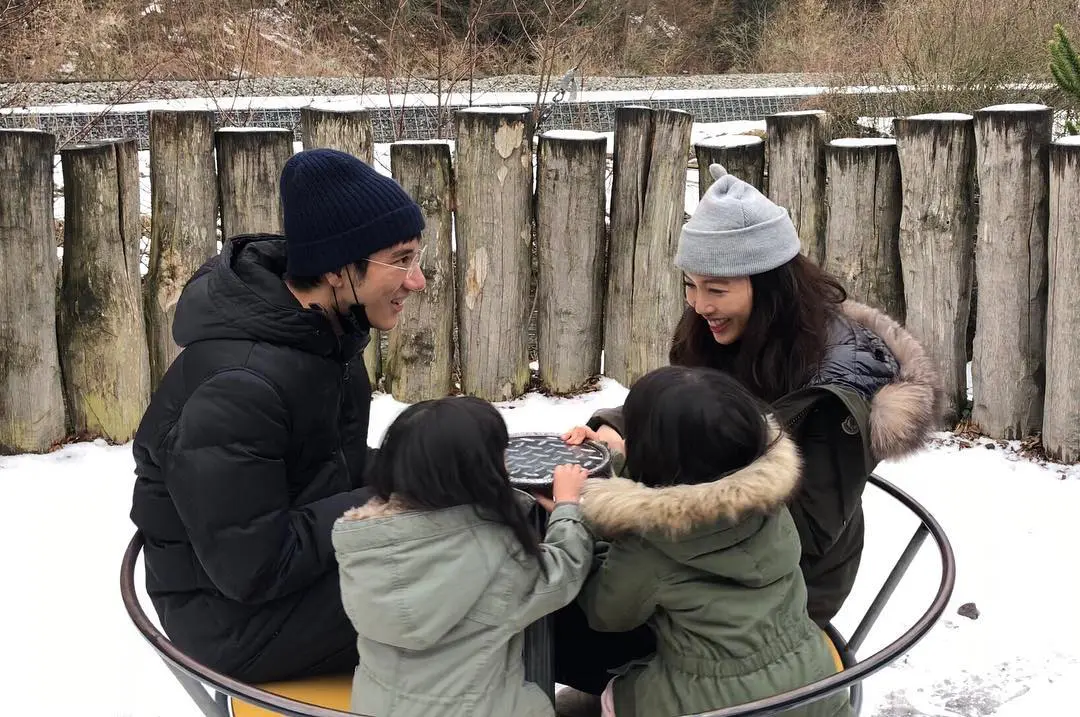 Lee jinglei and wang leehom family