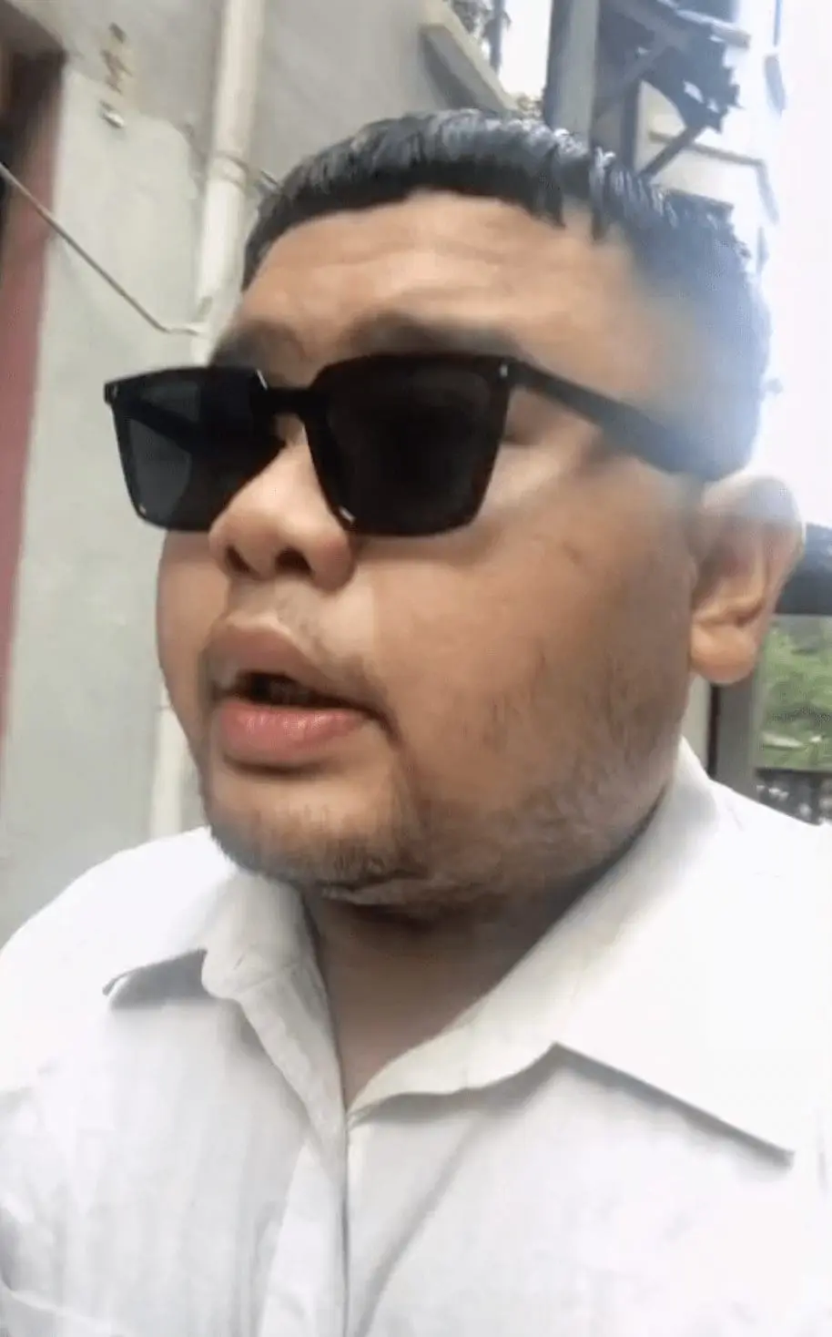 Malaysian Kim Jung Un cuts his hair before interview 6.png