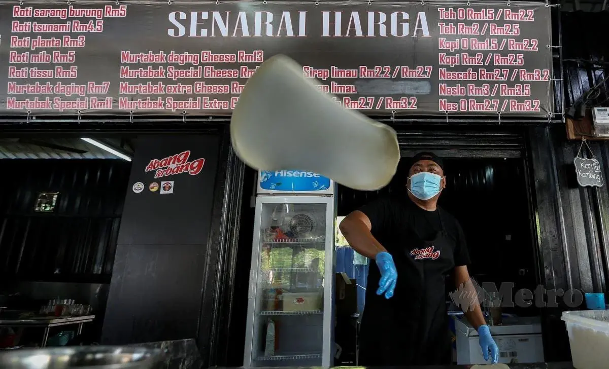 Man earns RM10000 selling roti canai 02