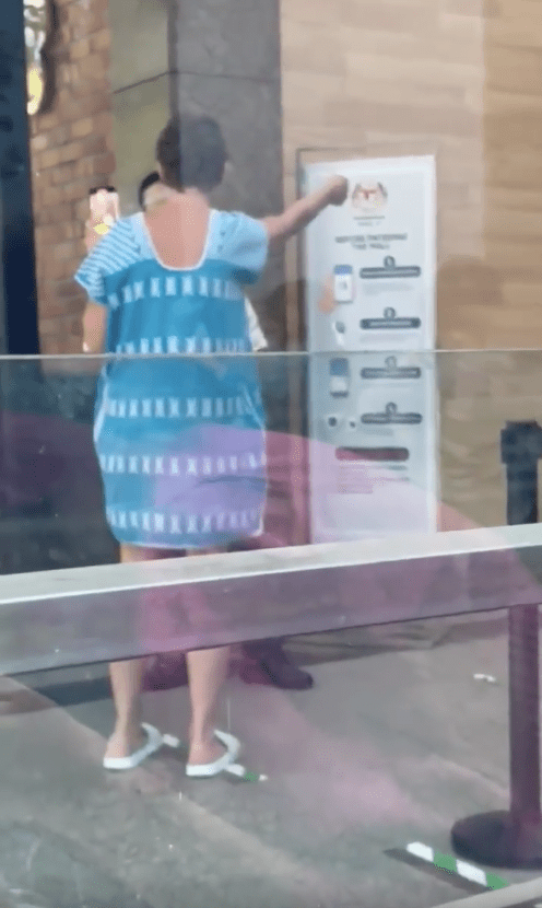 Maskless Karen spotted at Bangsar South Centre (BSC) 3