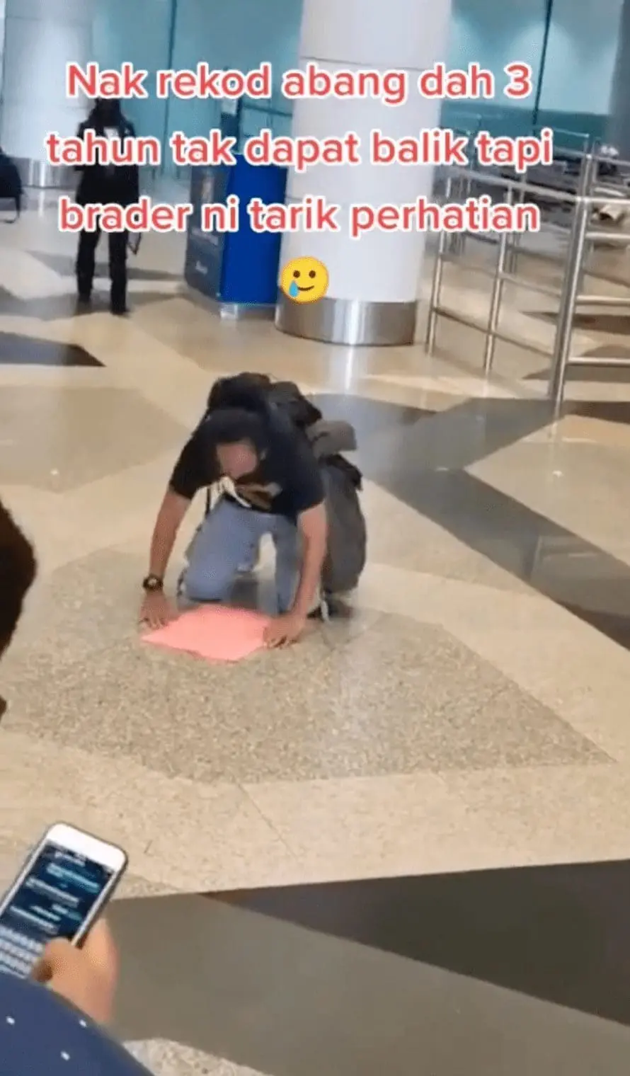 M'sian returns home to another son after getting stranded in S'pore for two years 03-min