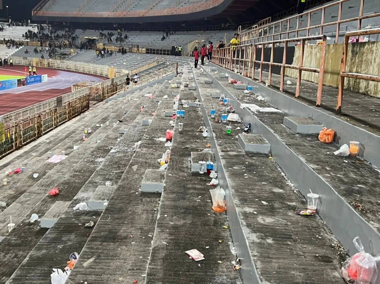 Netizens Defend Fans For Littering After Photos Of Stadium Covered With Trash Surfaces Online