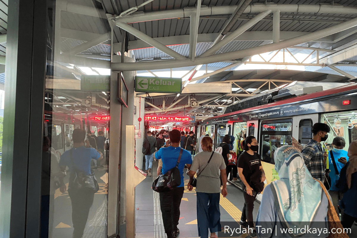 Malaysian unhappy with MRT rapidkl