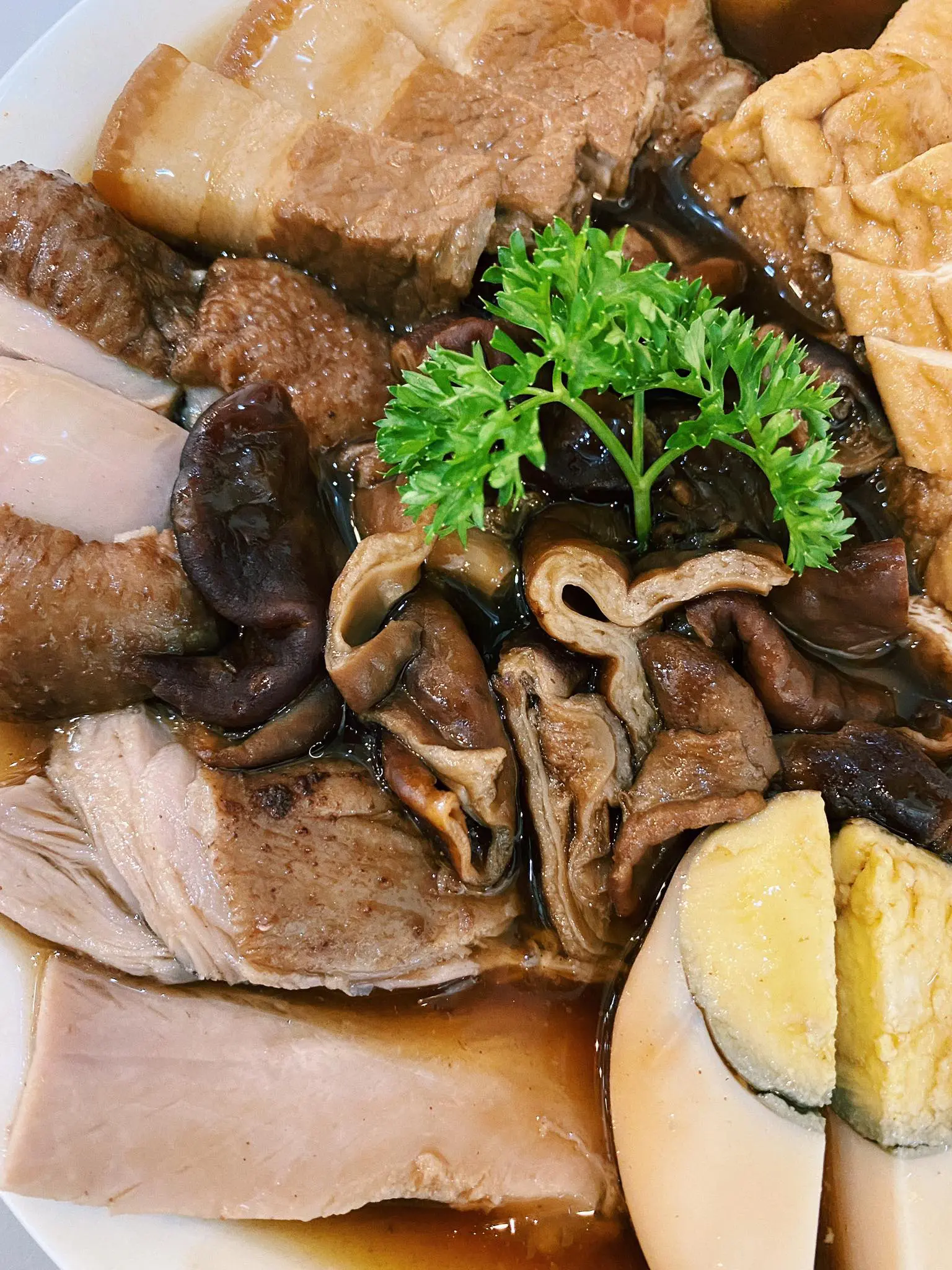 Red Stewerd Platter close look 02