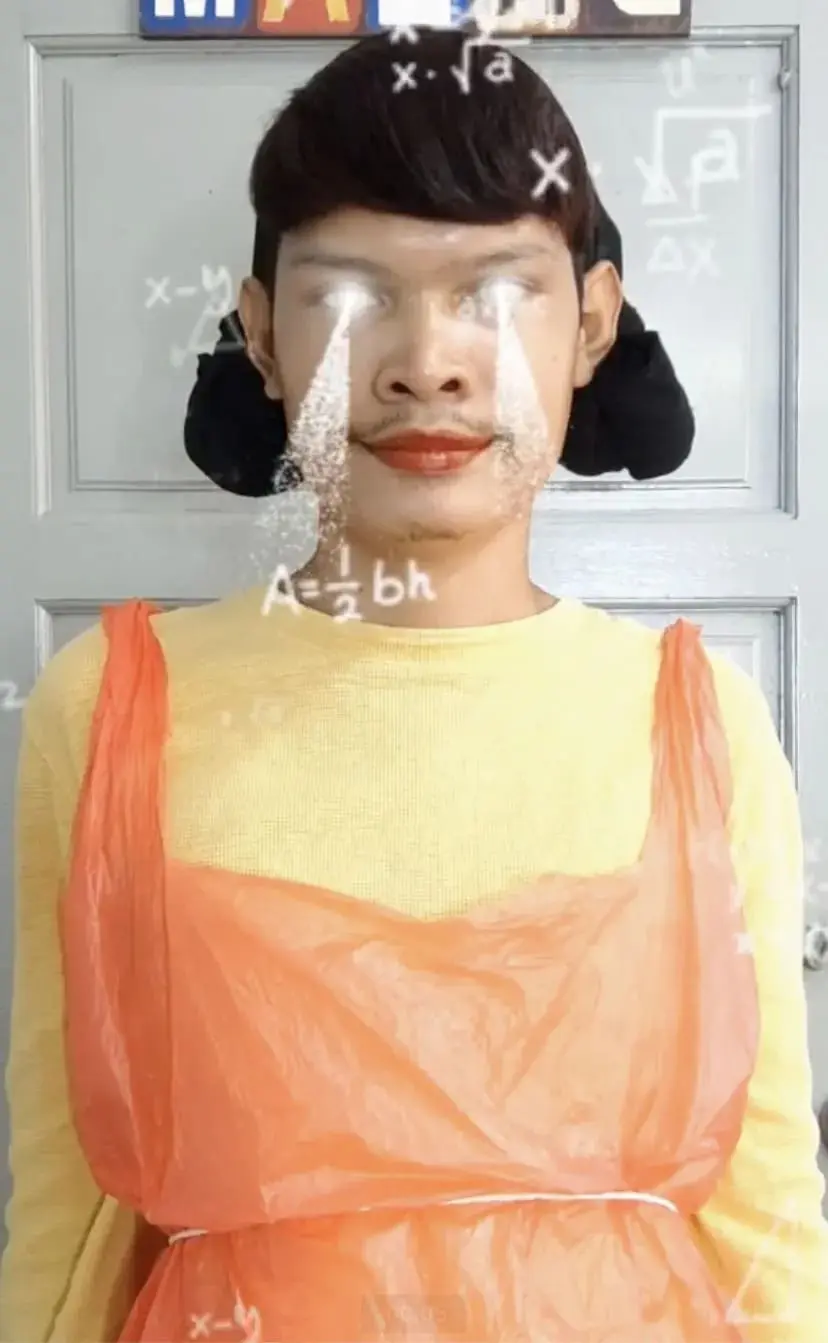 The iconic 'Red Light, Green Light' doll in Squid Game. 