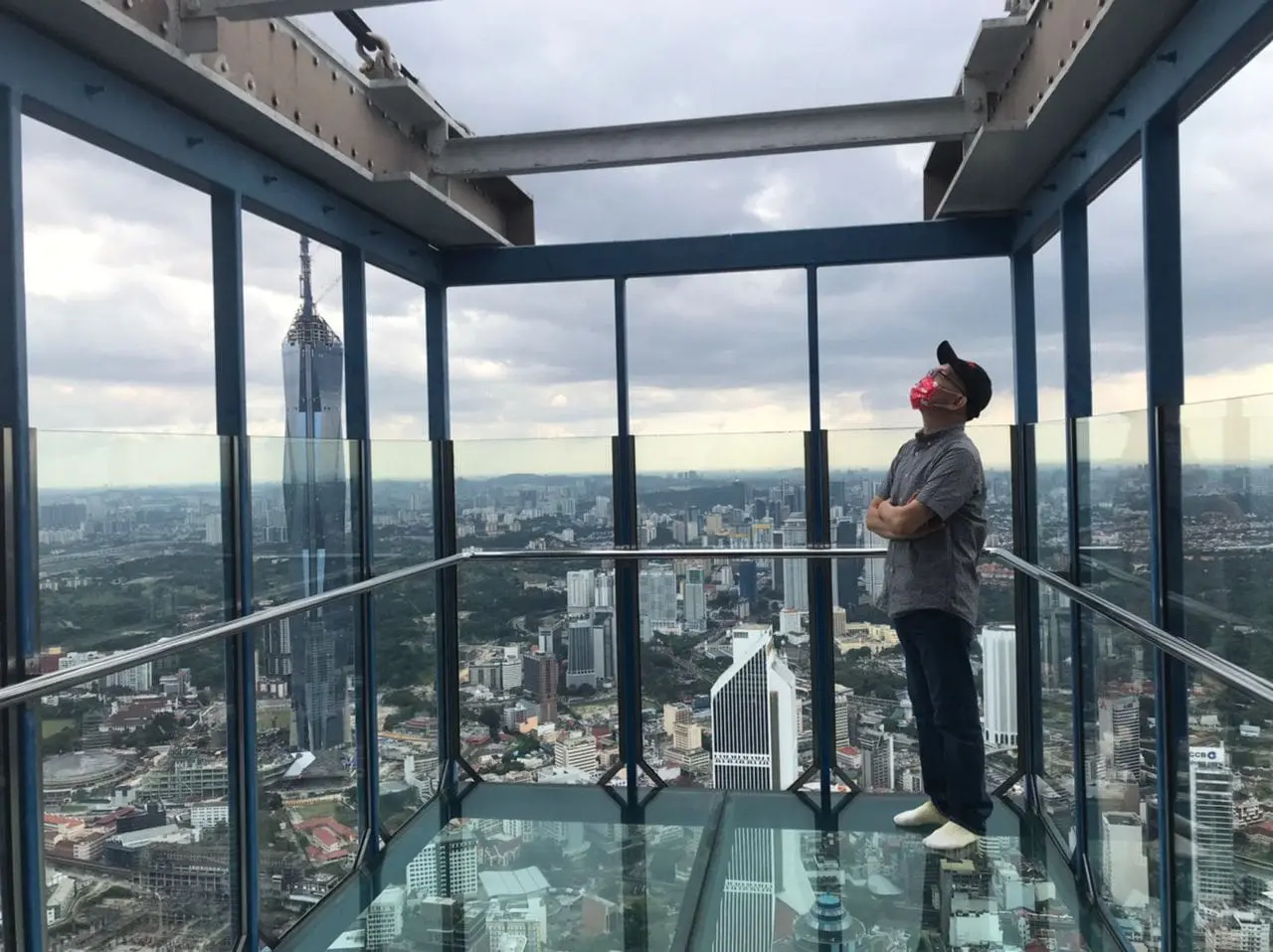 Eyewitness shares his 2-hour conversation with suicidal man in emotional FB post