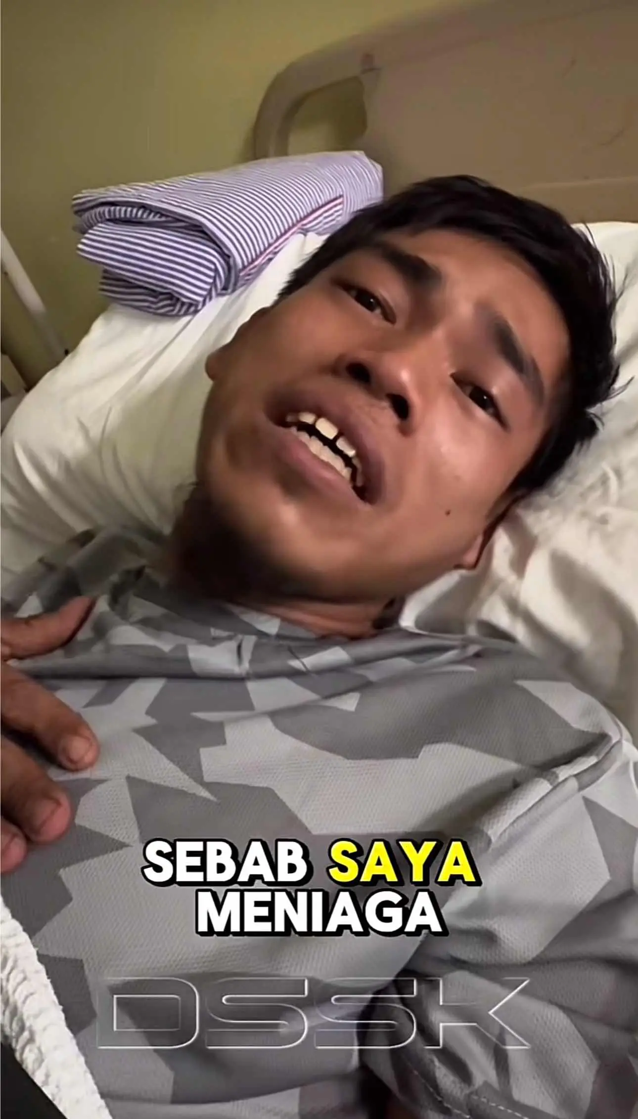 Abang Belon admitting that he does not have license
