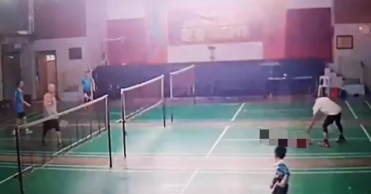 'Ah Chew' collapses to the ground