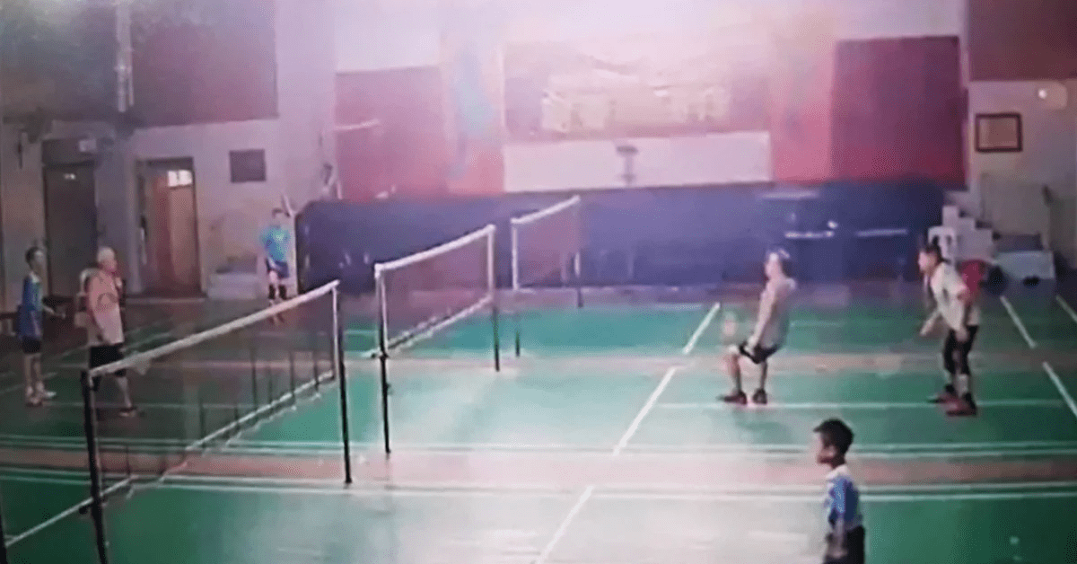 'Ah Chew' falling backwards